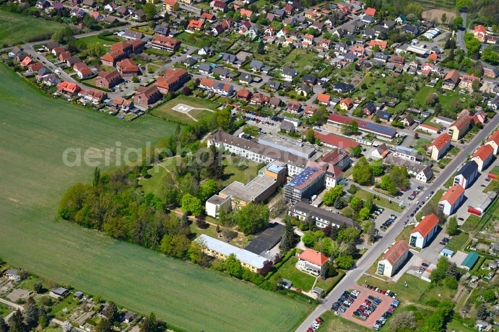 Hansestadt Gardelegen from the bird's eye view: Hospital grounds of the Clinic Altmark-Klinikum Krankenhaus in the district Hansestadt Gardelegen in Hansestadt Gardelegen in the state Saxony-Anhalt, Germany