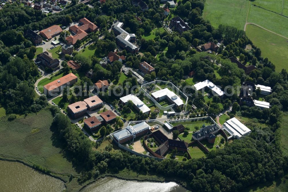 Neustadt in Holstein from the bird's eye view: Clinic of the hospital grounds AMEOS Pflege und Betreuung in Neustadt in Holstein in the state Schleswig-Holstein