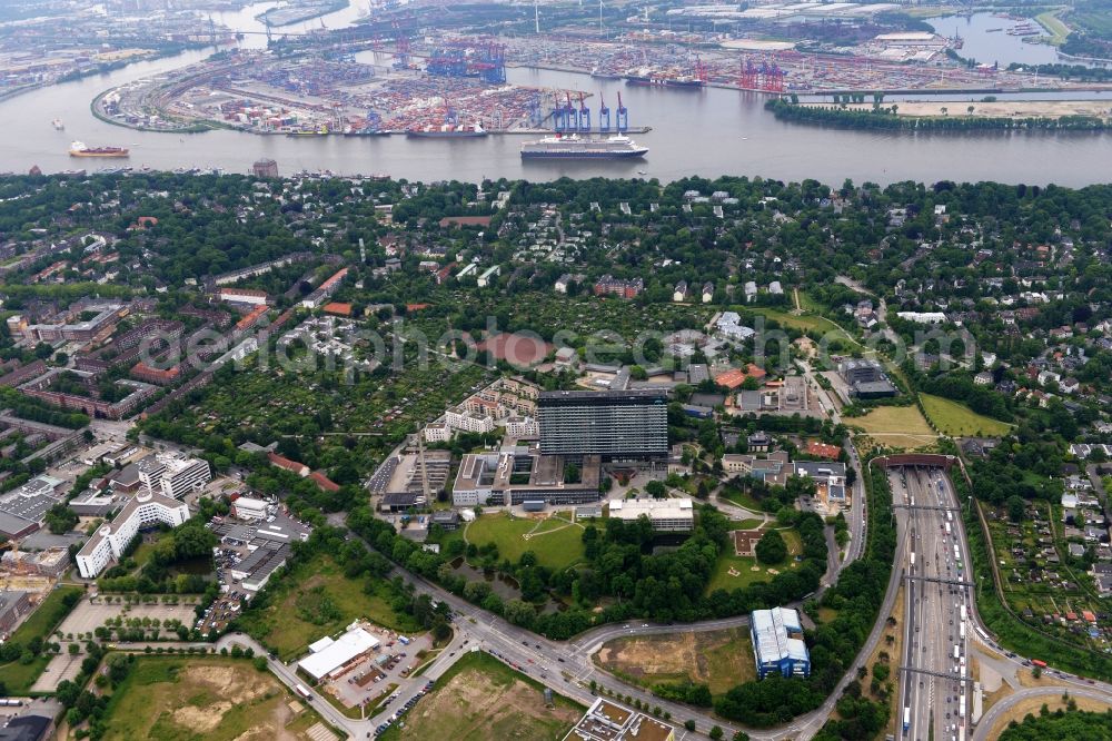 Hamburg from the bird's eye view: Hospital Asklepios Klinik Altona at the entry and exit of the Elb tunnel with the federal motorway A7 in Hamburg in Germany