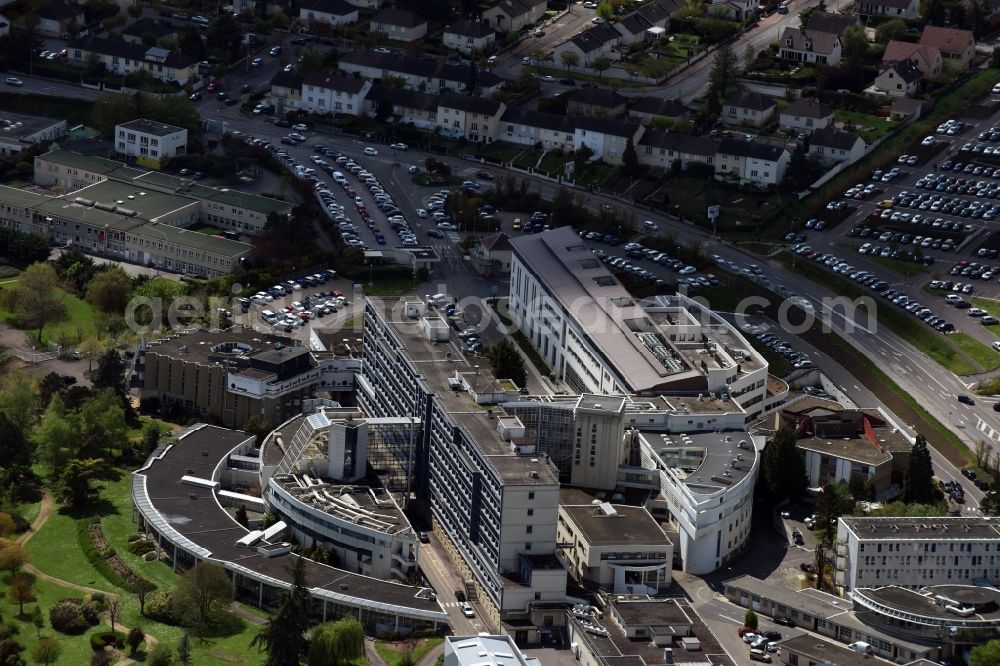 Aerial image Auxerre - Clinic of the hospital grounds Association Vivre a Domicile on Boulevard de Verdun in Auxerre in Bourgogne Franche-Comte, France