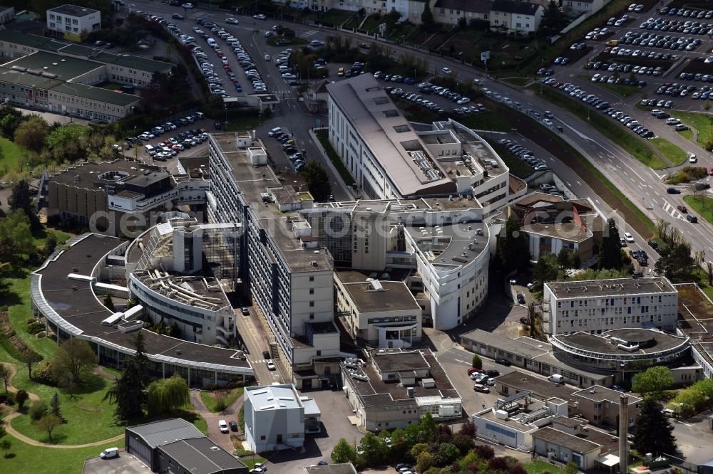 Auxerre from above - Clinic of the hospital grounds Association Vivre a Domicile on Boulevard de Verdun in Auxerre in Bourgogne Franche-Comte, France