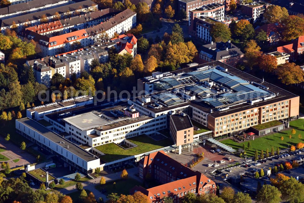 Aerial image Hamburg - Hospital grounds of the Clinic and Augenklinik on street Ruebenkamp in the district Barmbek in Hamburg, Germany