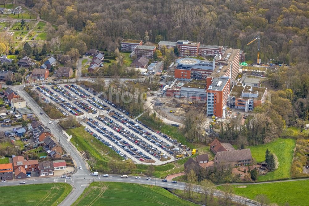 Hamm from above - Clinic of the hospital grounds of St. Barbara hospital in the Heessen part of Hamm at Ruhrgebiet in the state of North Rhine-Westphalia, Germany