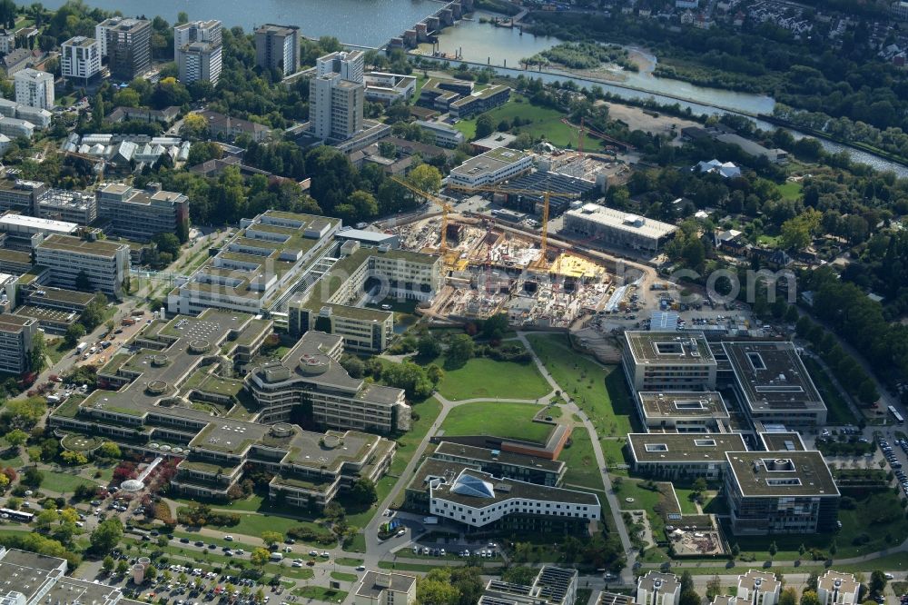 Aerial photograph Heidelberg - Clinic of the hospital grounds with the construction site for the new building of the Surgical Clinic of the University Hospital in Heidelberg in the state Baden-Wuerttemberg