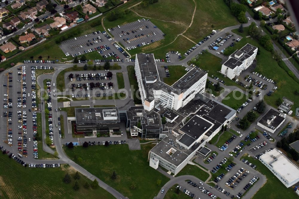Aerial photograph Saint-Jean - Clinic of the hospital grounds Centre Chirurgie Main - Clinique de l'Union on Boulevard Ratalens in Saint-Jean in Languedoc-Roussillon Midi-Pyrenees, France