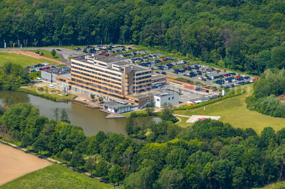 Aerial image Werne - Hospital grounds of the Clinic St. Christophorus-Krankenhaus Am See in Werne at Ruhrgebiet in the state North Rhine-Westphalia, Germany