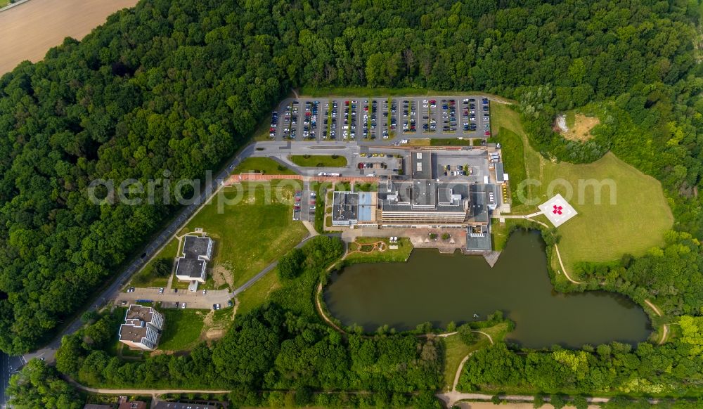 Aerial photograph Werne - Hospital grounds of the Clinic St. Christophorus-Krankenhaus Am See in Werne in the state North Rhine-Westphalia, Germany