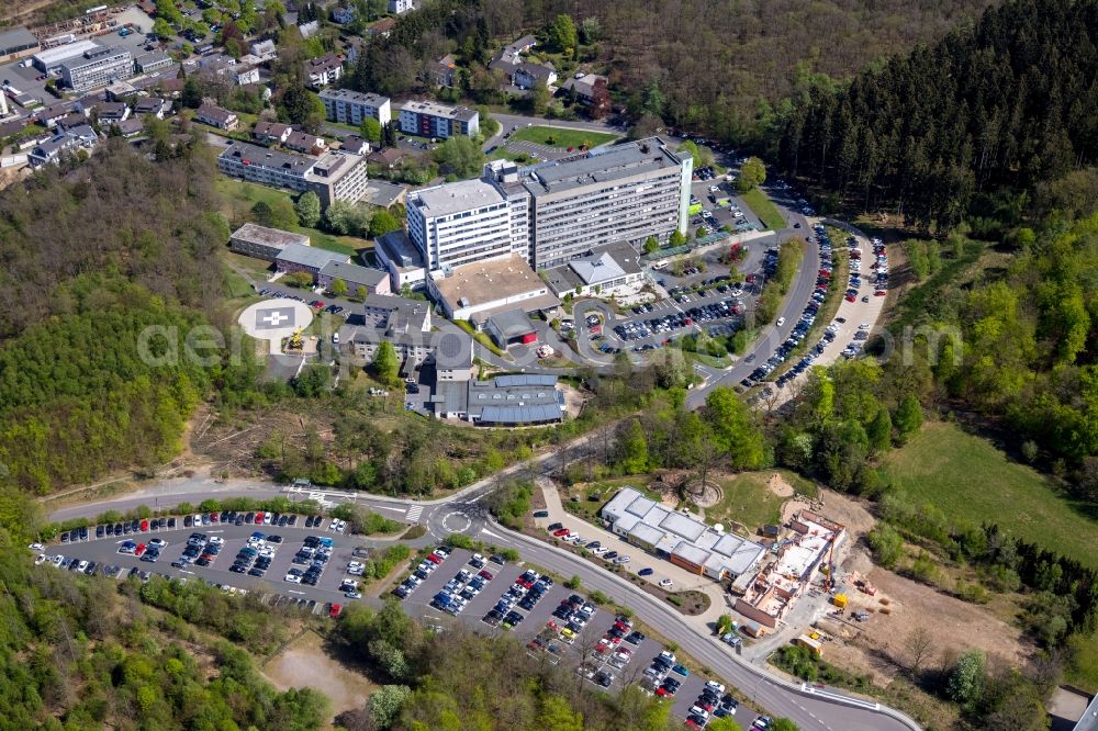 Siegen from the bird's eye view: Hospital grounds of the Clinic Diakonie Klinikum Jung-Stilling on Wichernstrasse in Siegen in the state North Rhine-Westphalia, Germany