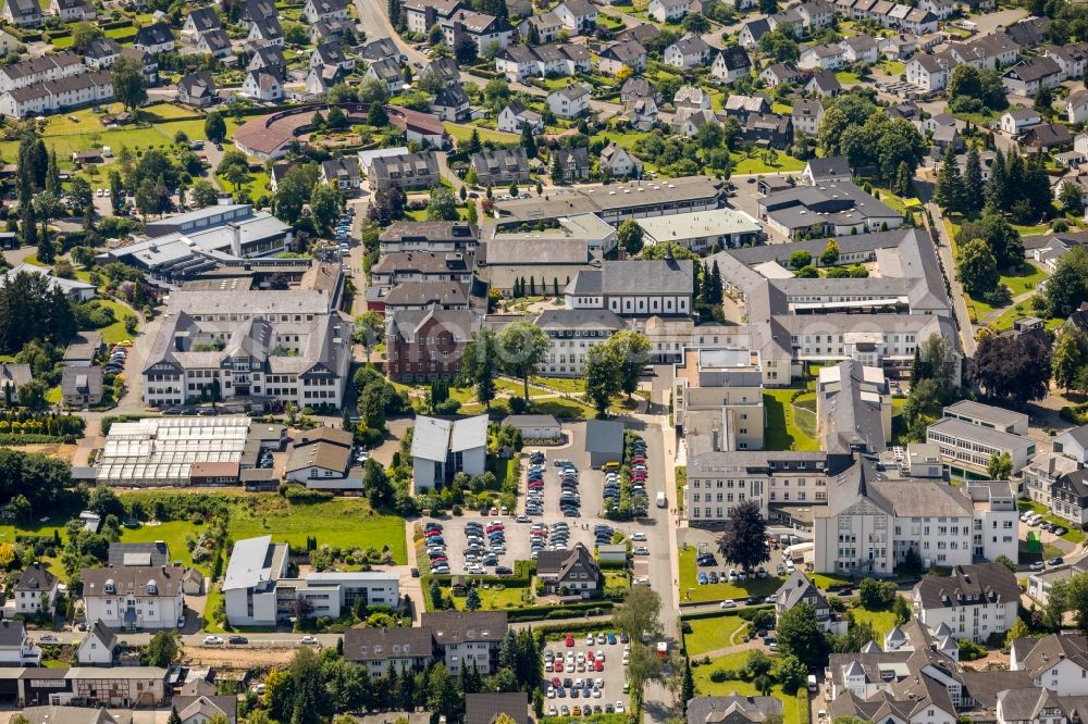 Olsberg from the bird's eye view: Hospital grounds of the Clinic Elisabeth-Klinik Bigge and das Josefsheim Bigge on Heinrich-Sommer-Strasse in Olsberg in the state North Rhine-Westphalia, Germany