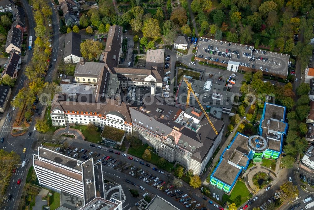 Essen from above - Hospital grounds of the Clinic Elisabeth-Krankenhaus Essen on Klara-Kopp-Weg in Essen in the state North Rhine-Westphalia, Germany