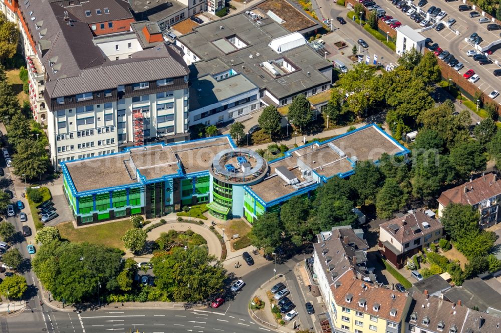 Essen from the bird's eye view: Hospital grounds of the Clinic Elisabeth-Krankenhaus Essen on Klara-Kopp-Weg in Essen in the state North Rhine-Westphalia, Germany