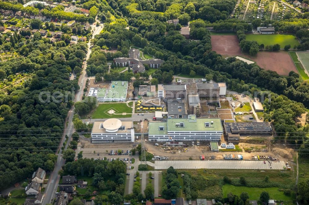 Aerial image Duisburg - Hospital grounds of the Clinic Evangelisches Krankenhaus Duisburg-Nord on Fahrner Strasse in Duisburg in the state North Rhine-Westphalia, Germany