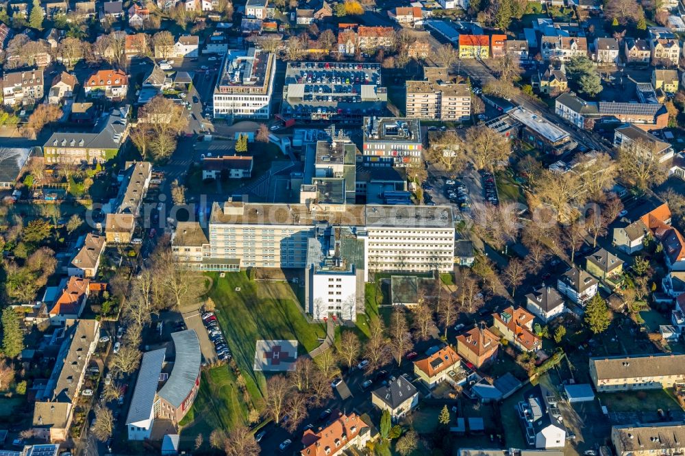 Unna from the bird's eye view: Hospital grounds of the Clinic Evangelisches Krankenhaus in Unna in the state North Rhine-Westphalia, Germany