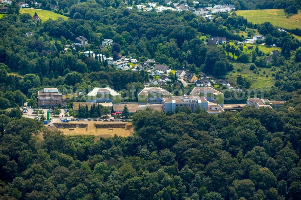 Essen from the bird's eye view: Clinic of the hospital grounds Kettwig destrict Laupendahl in Essen in the state North Rhine-Westphalia