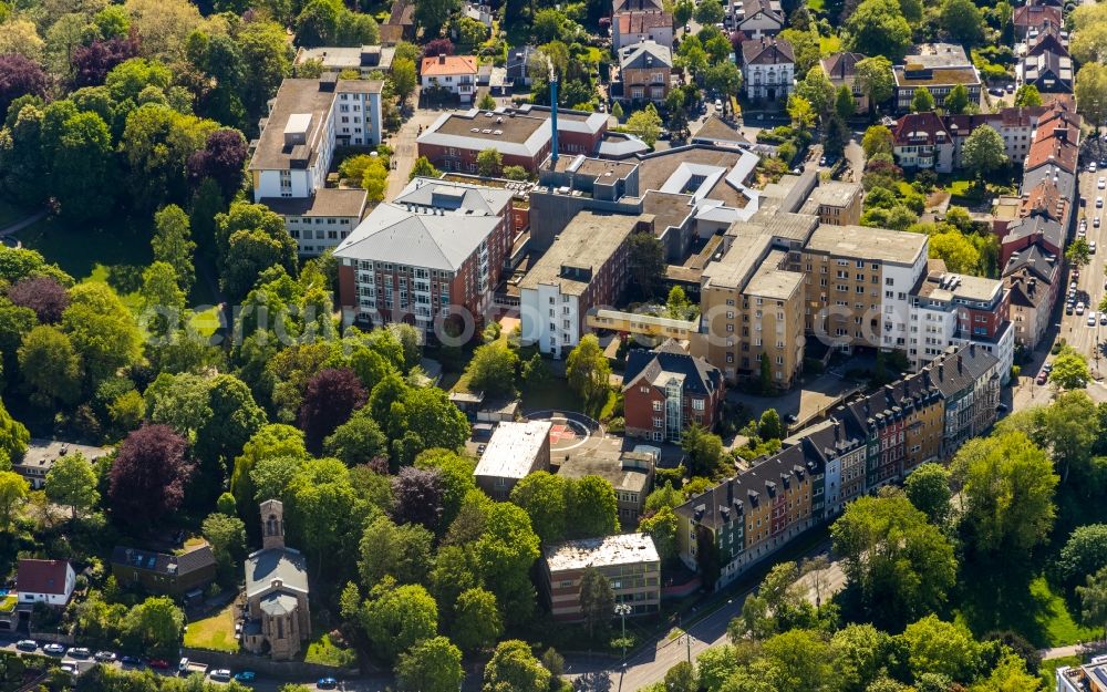 Hagen from the bird's eye view: Clinic of the hospital grounds on Gruenstrasse in Hagen in the state North Rhine-Westphalia