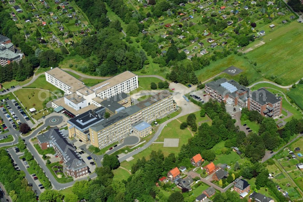 Cuxhaven from above - Hospital grounds of the Clinic HELIOS Klinik Cuxhaven on Altenwalder Chaussee in Cuxhaven in the state Lower Saxony, Germany