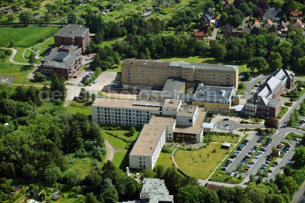 Aerial image Cuxhaven - Hospital grounds of the Clinic HELIOS Klinik Cuxhaven on Altenwalder Chaussee in Cuxhaven in the state Lower Saxony, Germany