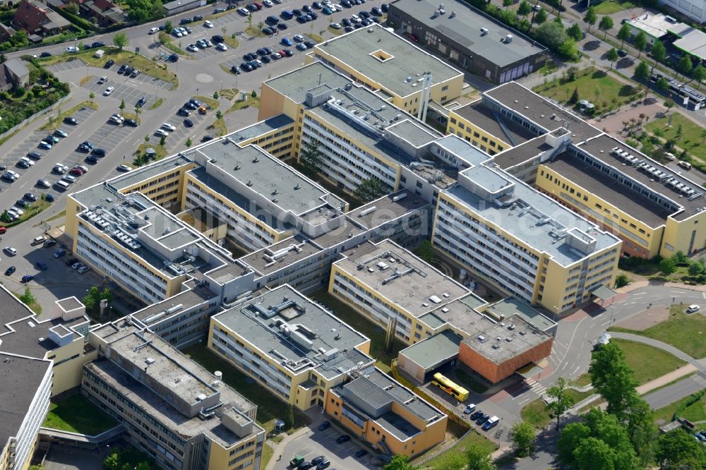 Aerial photograph Schwerin - Clinic of the hospital grounds der HELIOS Kliniken GmbH in Schwerin in the state Mecklenburg - Western Pomerania