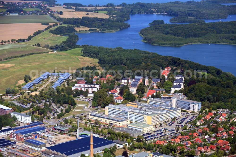 Aerial image Schwerin - Hospital grounds of the Clinic HELIOS Kliniken Schwerin at the Wismarsche Strasse in the district Lewenberg in Schwerin in the state Mecklenburg - Western Pomerania, Germany