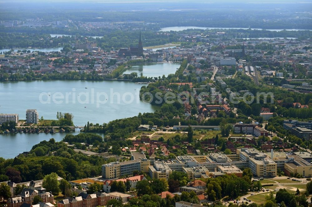 Schwerin from the bird's eye view: Hospital grounds of the Clinic HELIOS Kliniken Schwerin at the Wismarsche Strasse in the district Lewenberg in Schwerin in the state Mecklenburg - Western Pomerania, Germany