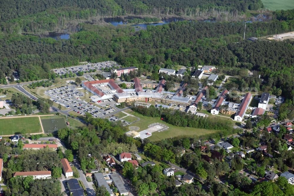 Bad Saarow from above - Clinic of the hospital grounds HELIOS Klinikum Bad Saarow Klinik fuer Anaesthesiologie, Intensivmedizin, Notfallmedizin und Schmerztherapie an der Pieskower Strasse in Bad Saarow in the state Brandenburg