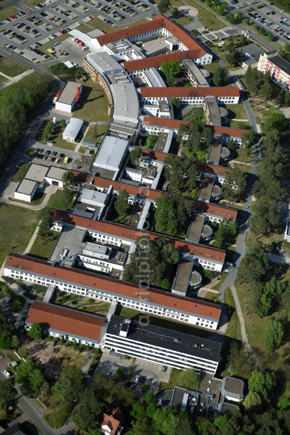 Aerial image Bad Saarow - Clinic of the hospital grounds HELIOS Klinikum Bad Saarow Klinik fuer Anaesthesiologie, Intensivmedizin, Notfallmedizin und Schmerztherapie an der Pieskower Strasse in Bad Saarow in the state Brandenburg