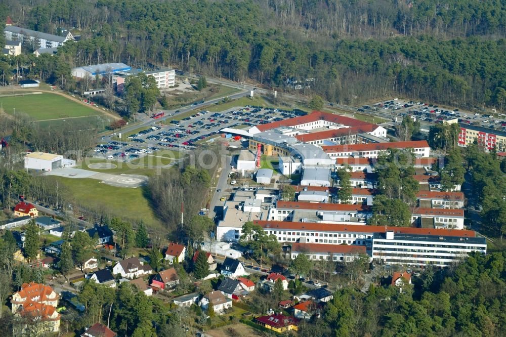 Bad Saarow from above - Clinic of the hospital grounds HELIOS Klinikum Bad Saarow Klinik fuer Anaesthesiologie, Intensivmedizin, Notfallmedizin und Schmerztherapie an der Pieskower Strasse in Bad Saarow in the state Brandenburg