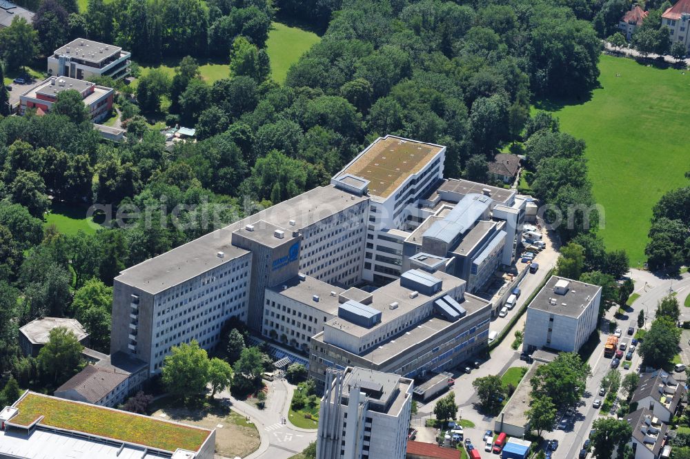 Aerial image München - Hospital grounds of the Clinic Helios Klinikum Muenchen West on street Steinerweg in Munich in the state Bavaria, Germany