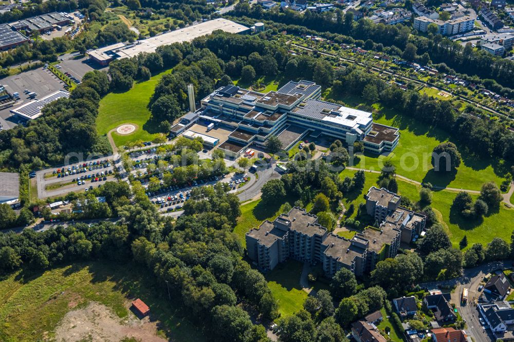 Schwelm from the bird's eye view: Hospital grounds of the Clinic Helios Klinikum Schwelm in the district Oelkinghausen in Schwelm in the state North Rhine-Westphalia, Germany