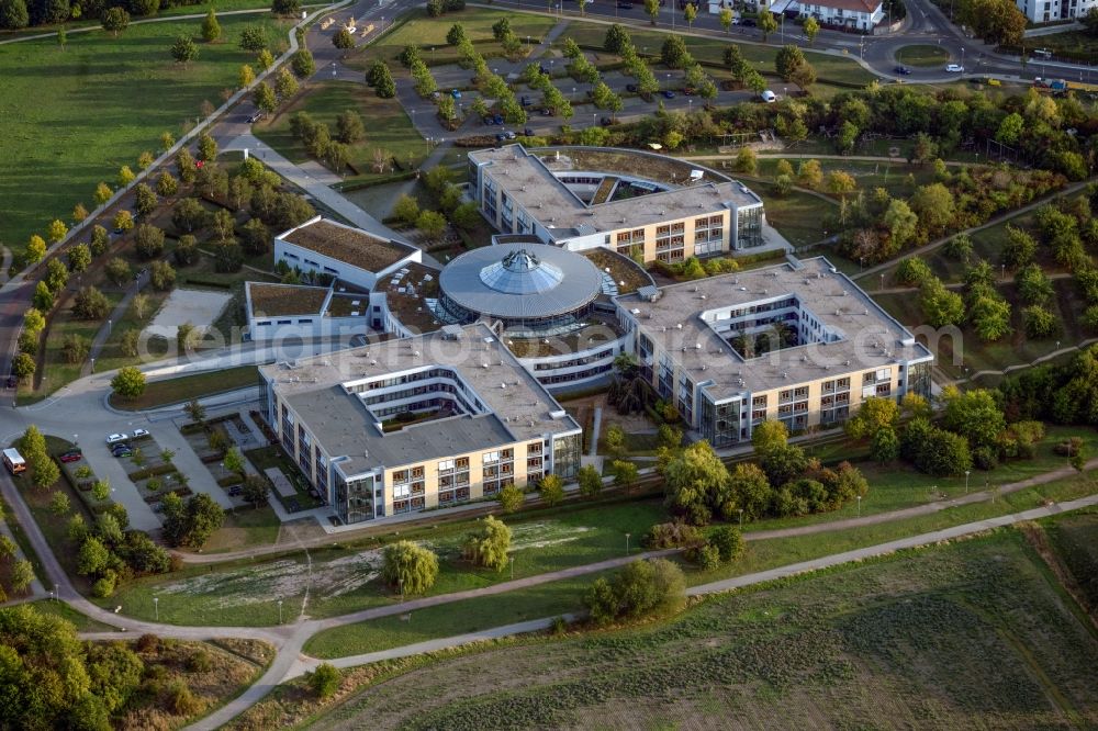 Leipzig from the bird's eye view: Hospital grounds of the Clinic HELIOS Park-Klinikum Leipzig on Morawitzstrasse in the district Probstheida in Leipzig in the state Saxony, Germany