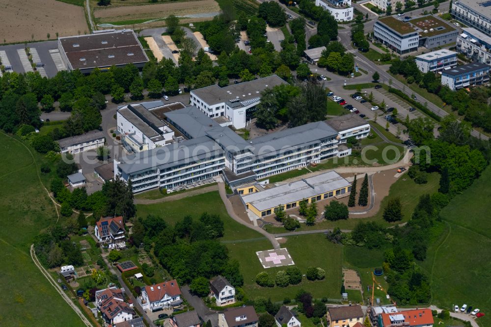 Überlingen from above - Hospital grounds of the Clinic Helios Spital Ueberlingen on street Haerlenweg in Ueberlingen at Bodensee in the state Baden-Wuerttemberg, Germany