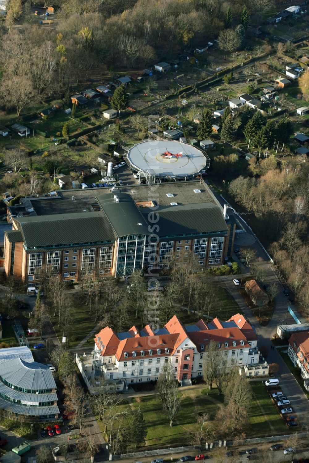 Bernau from the bird's eye view: Clinic of the hospital grounds Herzzentrum Brandenburg on Ladeburger Strasse in Bernau bei Berlin in the state Brandenburg