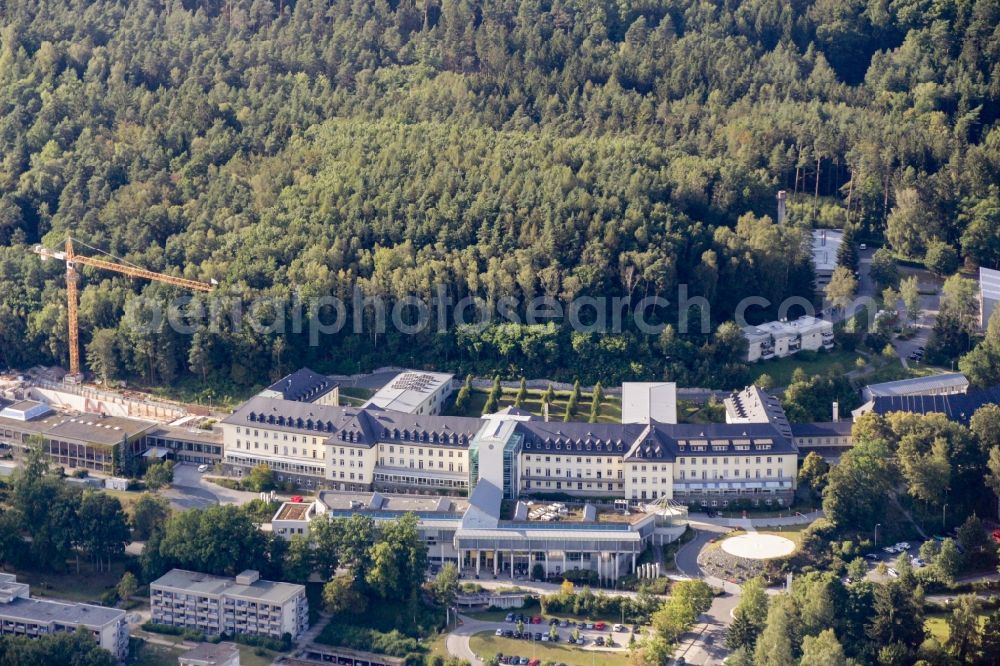 Bayreuth from the bird's eye view: Hospital grounds of the Clinic Hohe Warte in Bayreuth in the state Bavaria