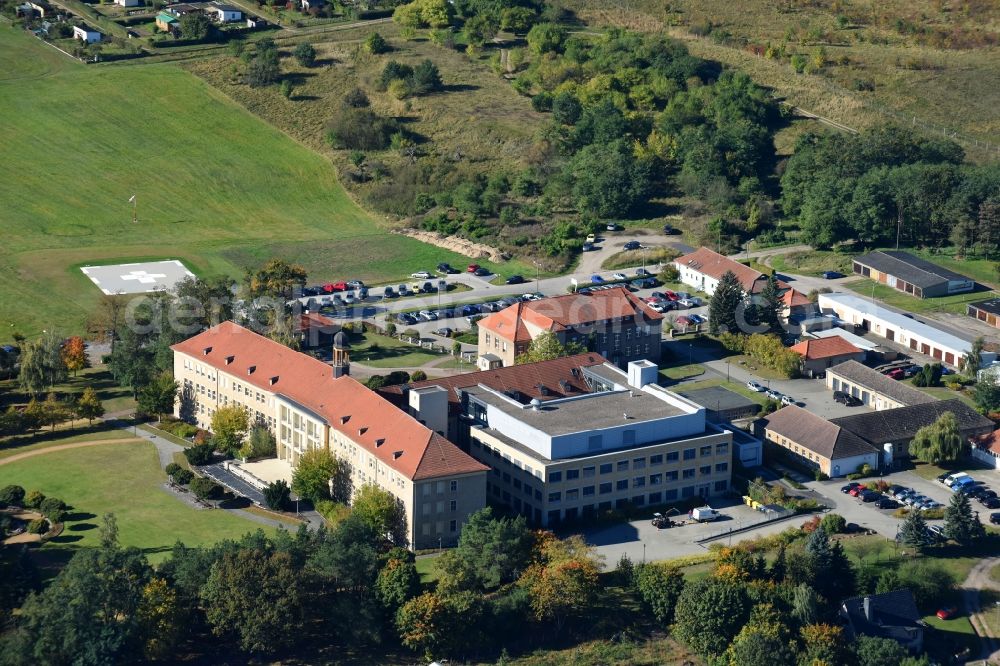 Aerial image Wriezen - Hospital grounds of the Clinic Hospital Maerkisch-Oderland GmbH on Sonnenburger Weg in Wriezen in the state Brandenburg, Germany