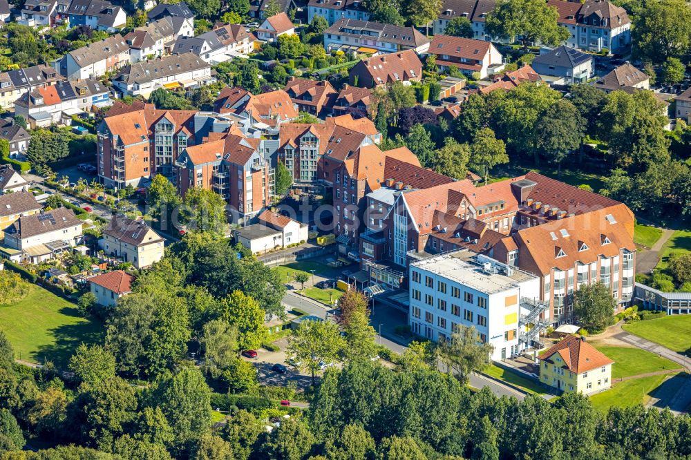 Dortmund from the bird's eye view: Hospital grounds of the Clinic Huettenhospital on street Am Marksbach in the district Benninghofen in Dortmund at Ruhrgebiet in the state North Rhine-Westphalia, Germany