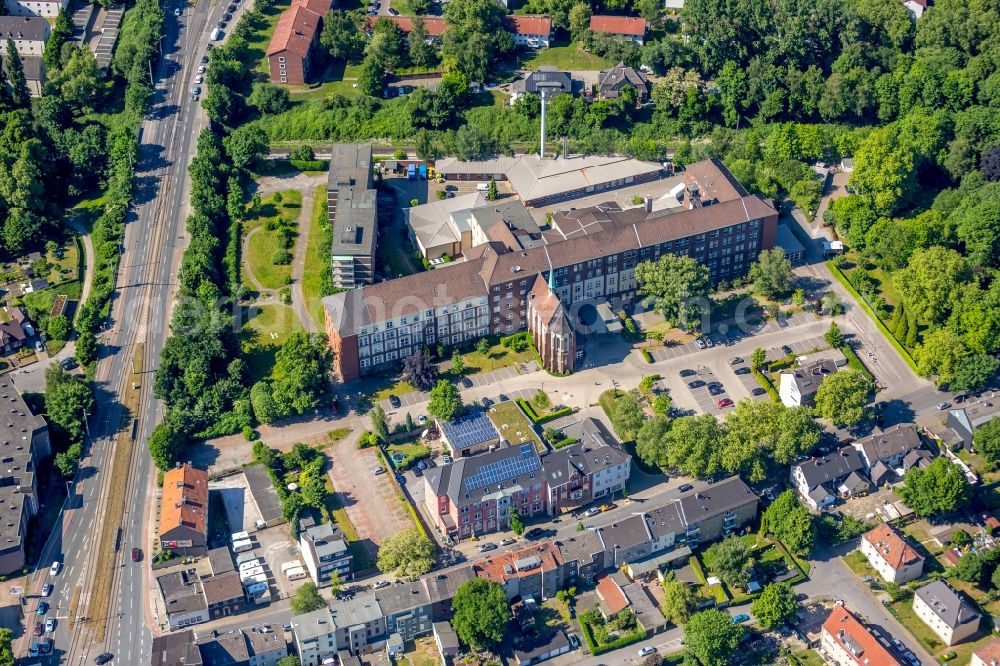 Gelsenkirchen from the bird's eye view: Hospital grounds of the Clinic St. Josef-Hospital in Gelsenkirchen in the state North Rhine-Westphalia, Germany