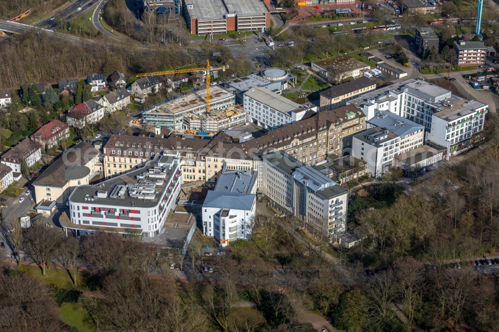 Aerial image Bochum - Hospital grounds of the Clinic St. Josef-Hospital on street Gudrunstrasse in the district Innenstadt in Bochum at Ruhrgebiet in the state North Rhine-Westphalia, Germany