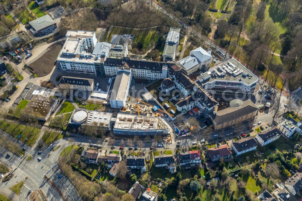 Aerial photograph Bochum - Hospital grounds of the Clinic St. Josef-Hospital on street Gudrunstrasse in the district Innenstadt in Bochum at Ruhrgebiet in the state North Rhine-Westphalia, Germany