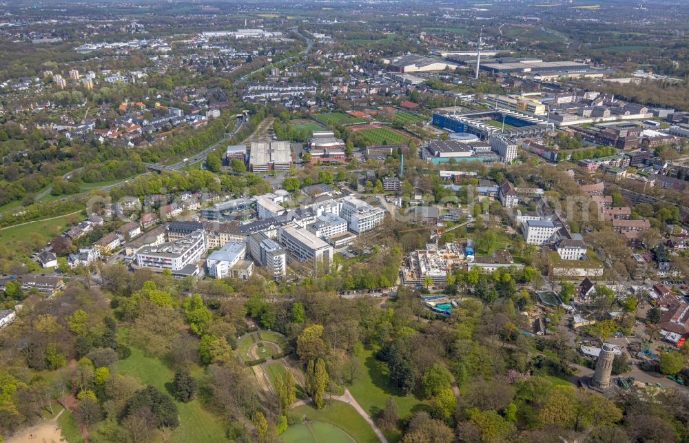 Aerial photograph Bochum - Hospital grounds of the Clinic St. Josef-Hospital on street Gudrunstrasse in the district Innenstadt in Bochum at Ruhrgebiet in the state North Rhine-Westphalia, Germany