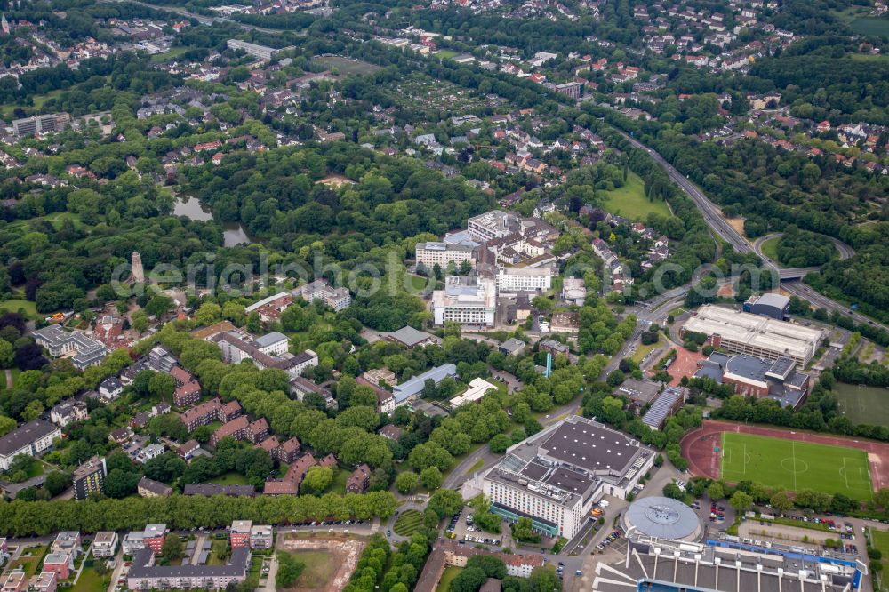 Aerial image Bochum - Hospital grounds of the Clinic St. Josef-Hospital on street Gudrunstrasse in the district Innenstadt in Bochum at Ruhrgebiet in the state North Rhine-Westphalia, Germany