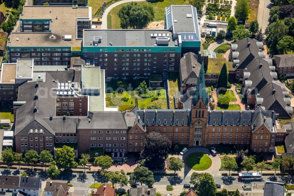 Sendenhorst from above - Hospital grounds of the Clinic St. Josef-Stift Sendenhorst: Klinik fuer Rheumatologie on Westtor in Sendenhorst in the state North Rhine-Westphalia, Germany