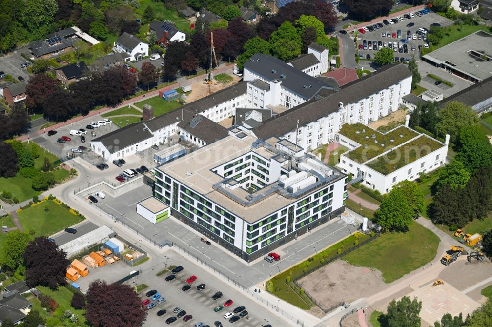 Kleve from above - Hospital grounds of the Clinic Katholisches Karl Leisner Klinikum gGmbH - St.-Antonius-Hospital Kleve on Albersallee in Kleve in the state North Rhine-Westphalia, Germany