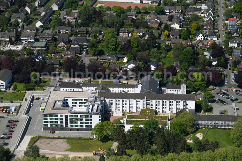 Kleve from the bird's eye view: Hospital grounds of the Clinic Katholisches Karl Leisner Klinikum gGmbH - St.-Antonius-Hospital Kleve on Albersallee in Kleve in the state North Rhine-Westphalia, Germany