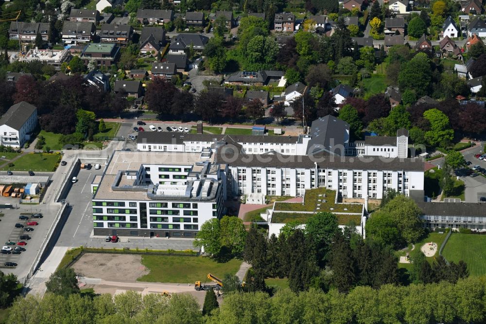 Aerial image Kleve - Hospital grounds of the Clinic Katholisches Karl Leisner Klinikum gGmbH - St.-Antonius-Hospital Kleve on Albersallee in Kleve in the state North Rhine-Westphalia, Germany