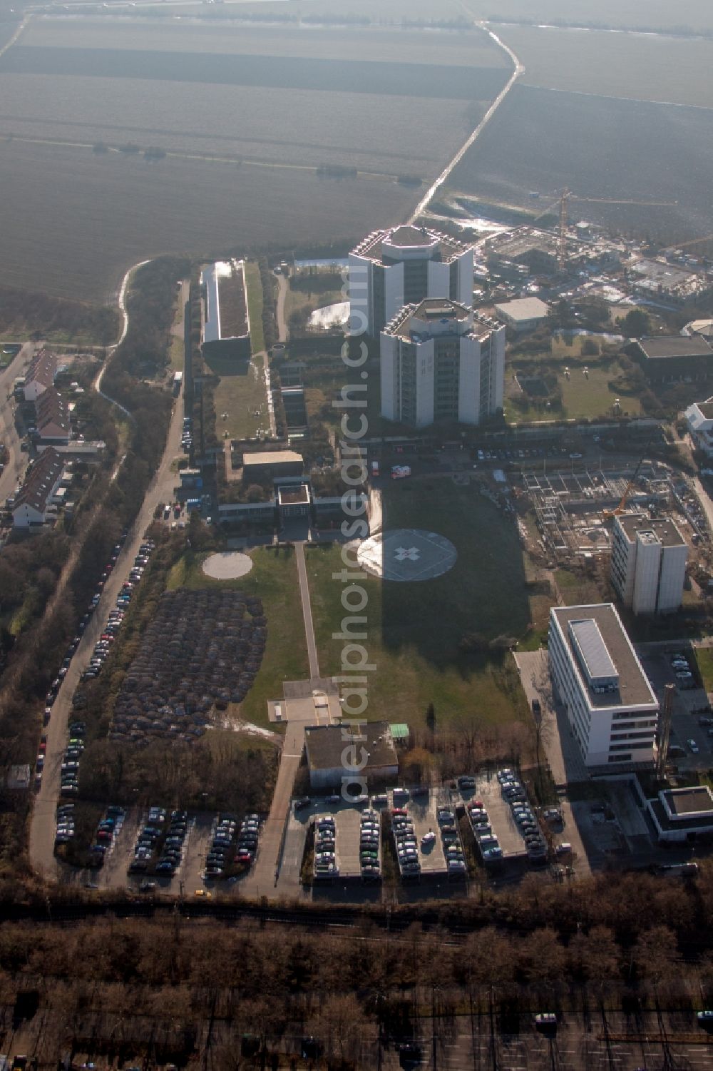 Aerial photograph Ludwigshafen am Rhein - Hospital grounds of the Clinic BG Klinik Ludwigshafen in Ludwigshafen am Rhein in the state Rhineland-Palatinate