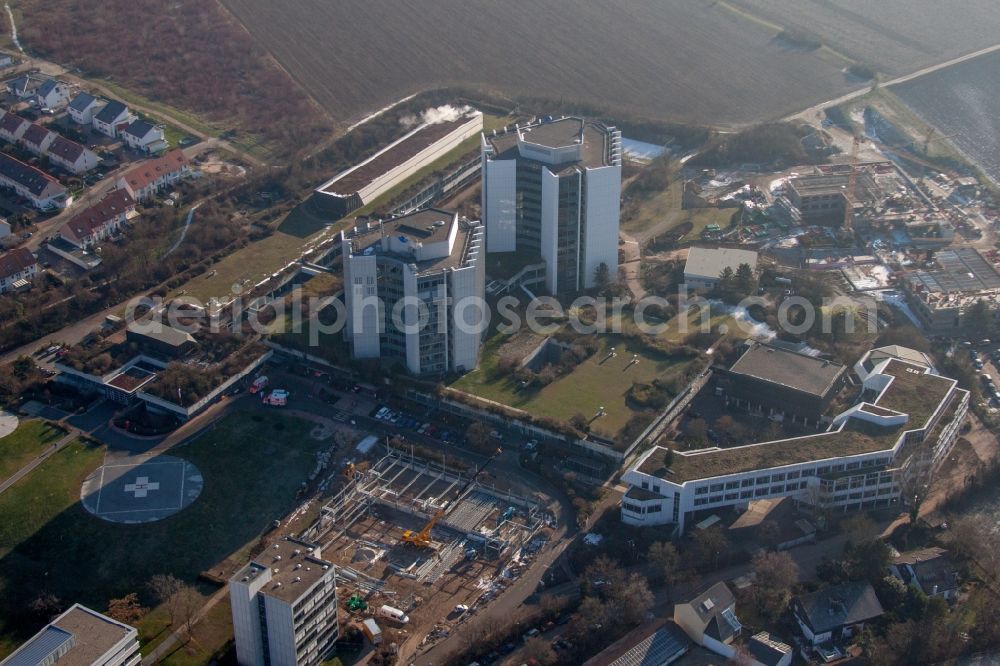 Ludwigshafen am Rhein from above - Hospital grounds of the Clinic BG Klinik Ludwigshafen in Ludwigshafen am Rhein in the state Rhineland-Palatinate