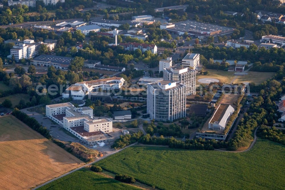 Ludwigshafen am Rhein from the bird's eye view: Hospital grounds of the Clinic BG Klinik Ludwigshafen in Ludwigshafen am Rhein in the state Rhineland-Palatinate