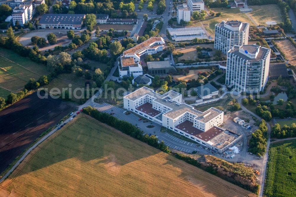 Aerial photograph Ludwigshafen am Rhein - Hospital grounds of the Clinic BG Klinik Ludwigshafen in Ludwigshafen am Rhein in the state Rhineland-Palatinate