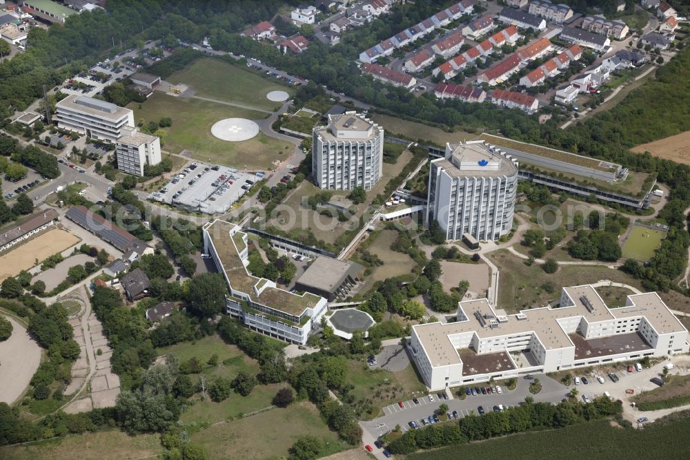 Ludwigshafen am Rhein from above - Hospital grounds of the Clinic BG Klinik Ludwigshafen in Ludwigshafen am Rhein in the state Rhineland-Palatinate. Behind this the accident hospital Ludwigshafen