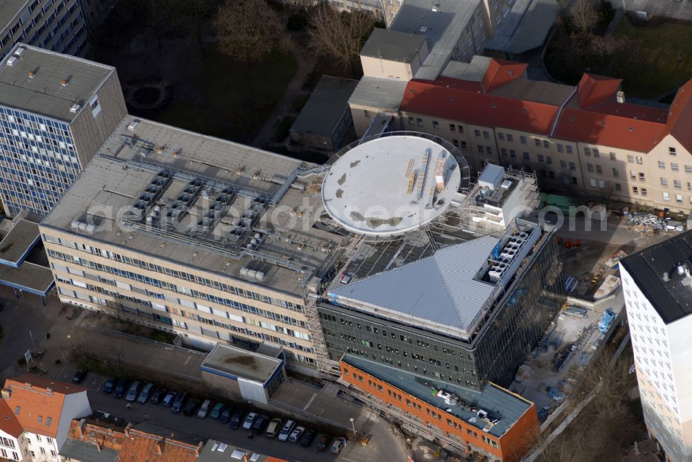 Potsdam from the bird's eye view: Hospital grounds of the Clinic Klinikum Ernst von Bergmann GmbH on Gutenbergstrasse in the district Innenstadt in Potsdam in the state Brandenburg, Germany